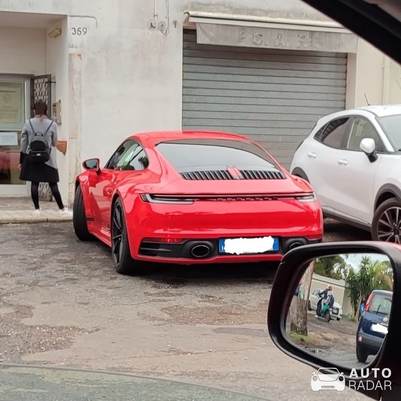 Porsche 992 Carrera MkI spotted in Città metropolitana di Roma Capitale, Italy