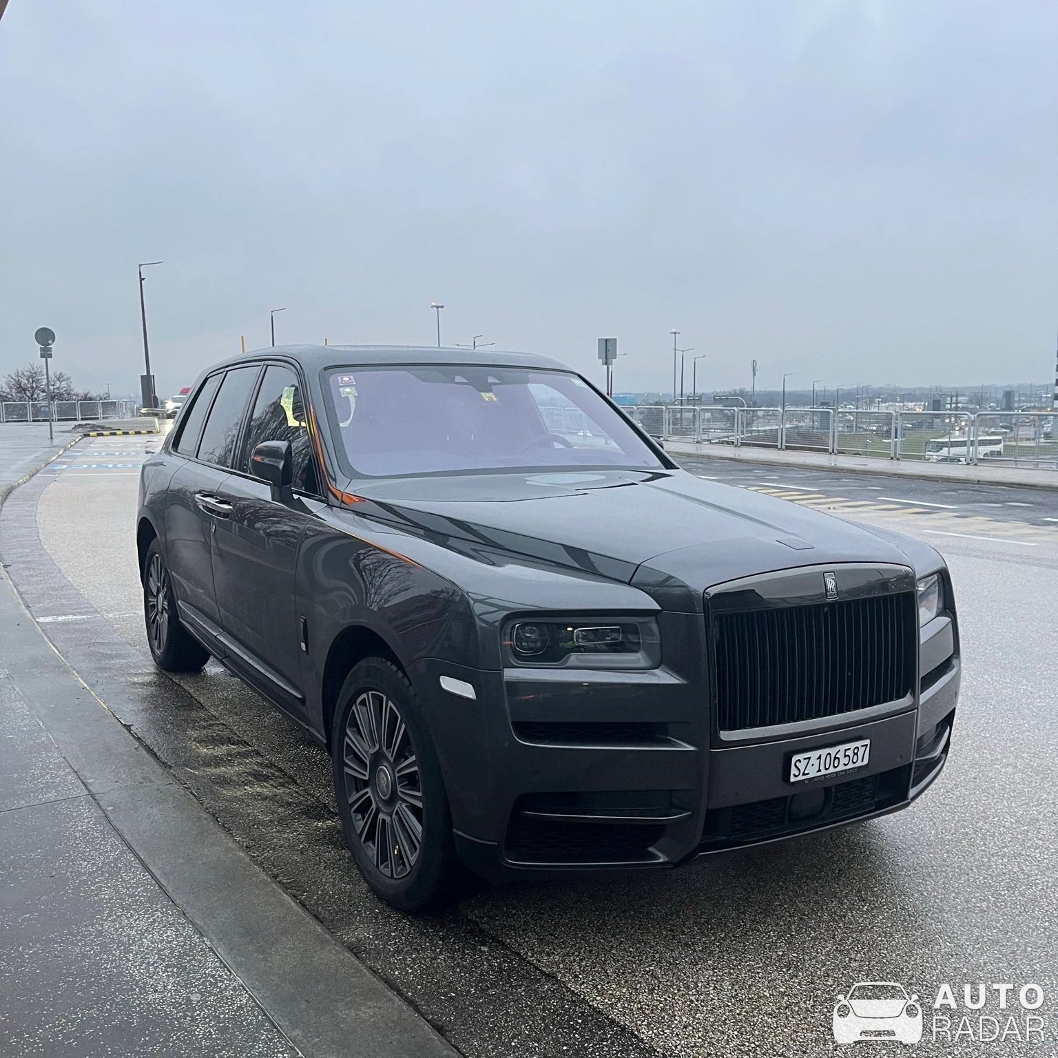 Rolls-Royce Cullinan Black Badge spotted in Budapest, Hungary