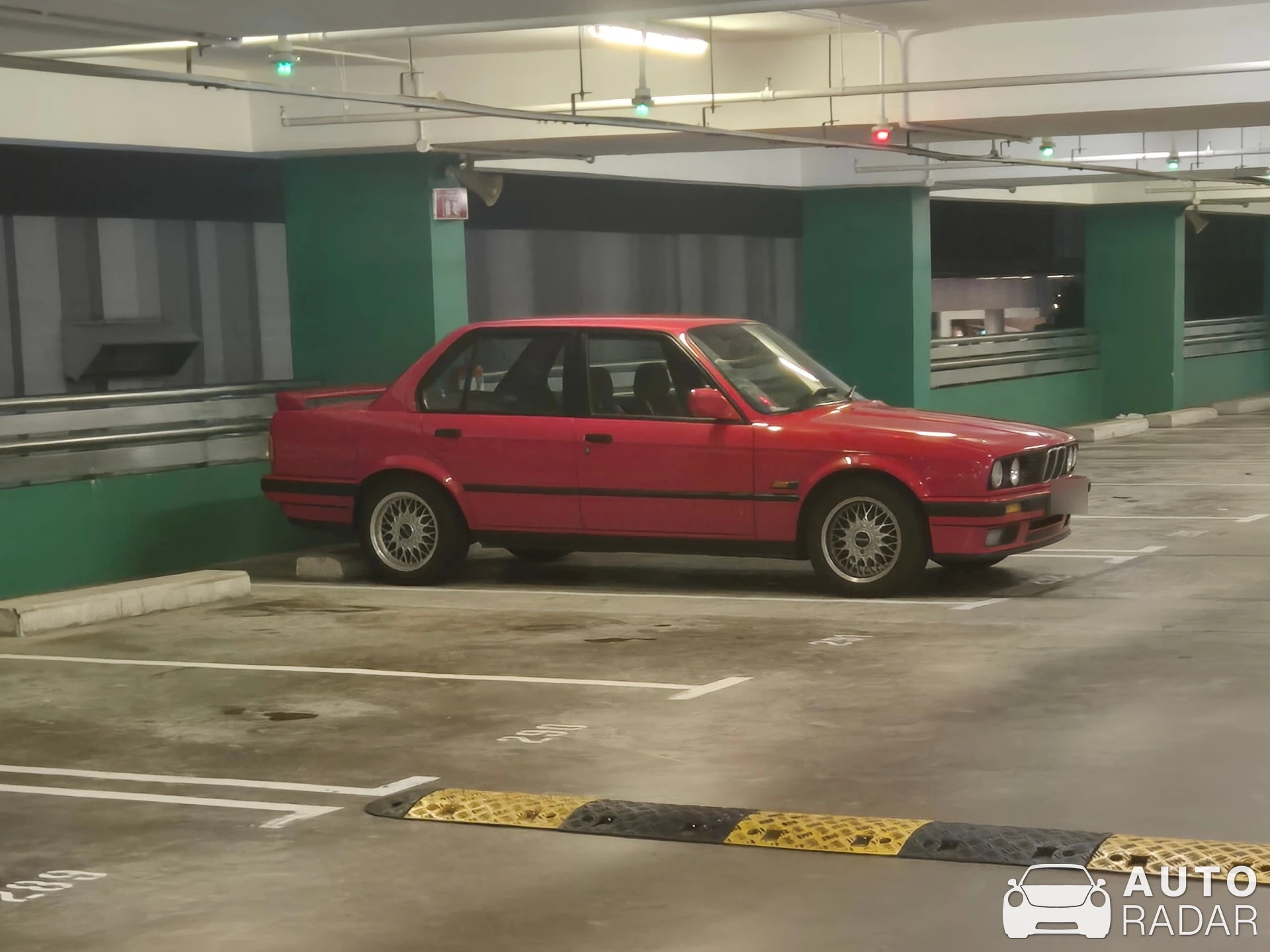 BMW 3 Series E30 spotted in Singapore, Singapore