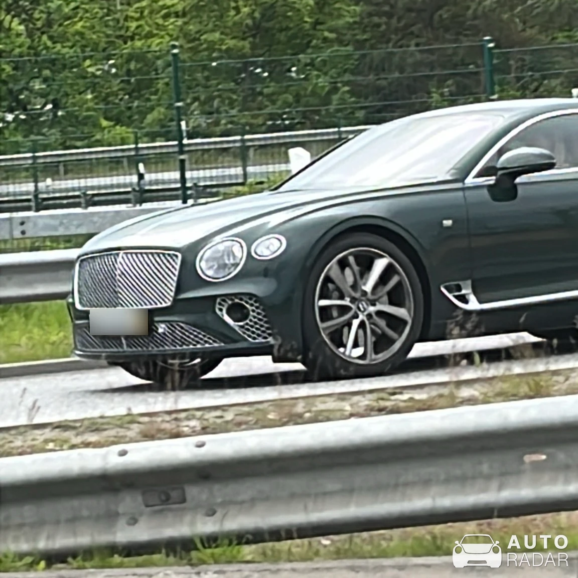 Bentley Continental GT V8 spotted in Hamburg