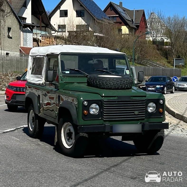 Land Rover Rover Defender 70 spotted in Zwönitz