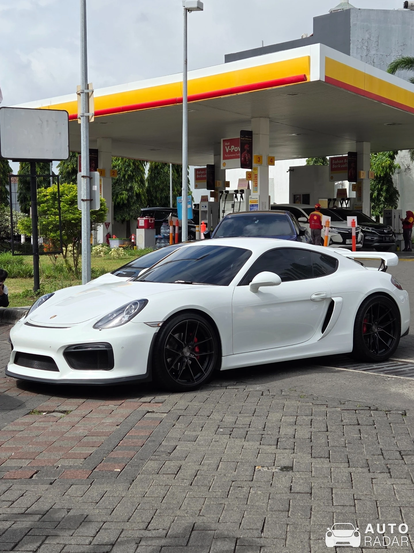 Porsche 981 Cayman GT4 spotted in Surabaya, Indonesia