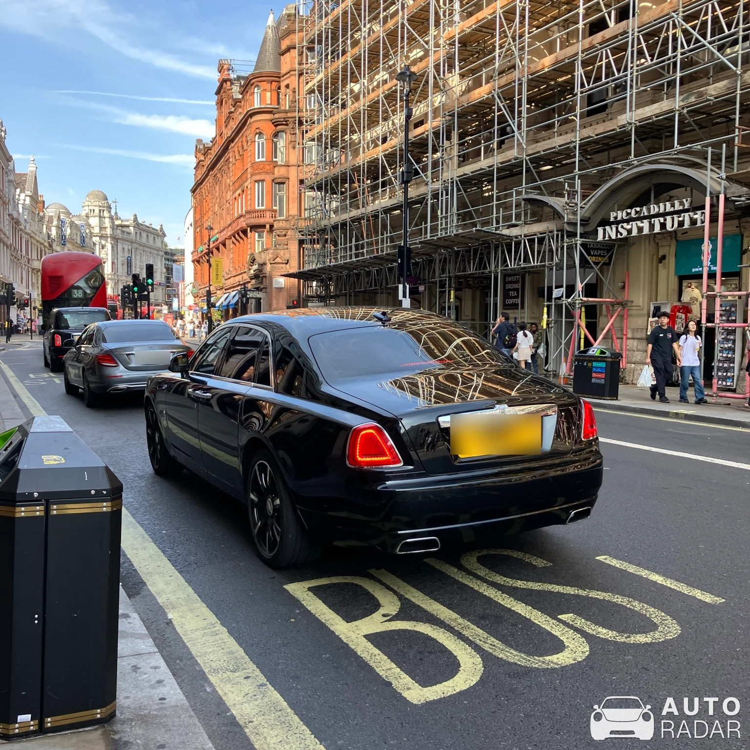 Rolls-Royce Ghost Series II Black Badge spotted