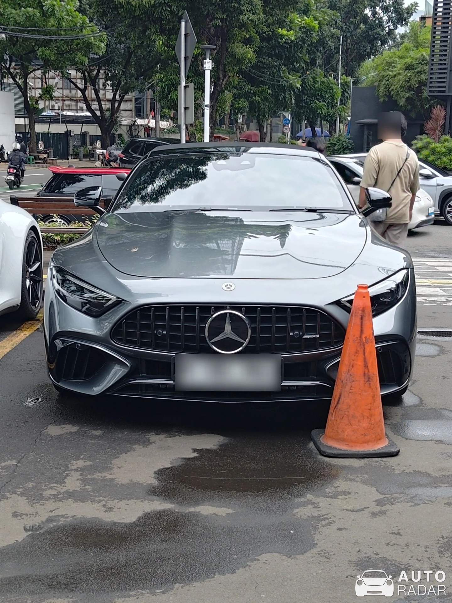 Mercedes-AMG SL 55 R232 spotted in Jakarta, Indonesia