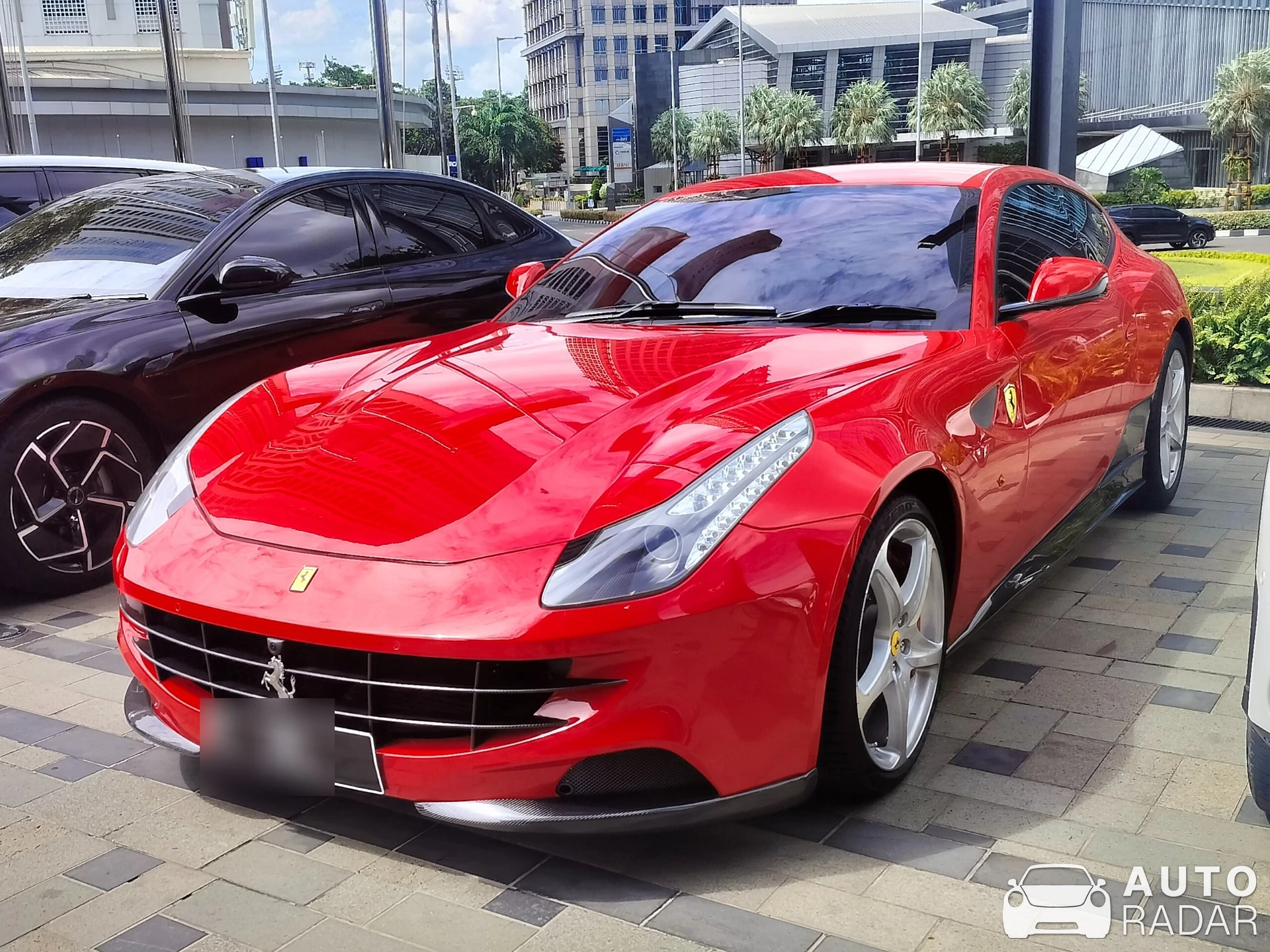Ferrari FF spotted in Kota Jakarta Selatan, Indonesia