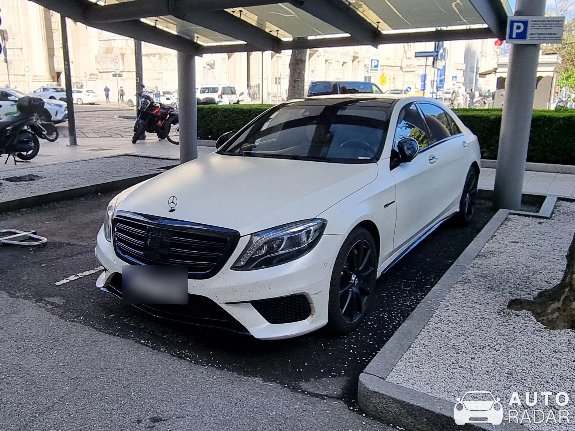 Mercedes-AMG S 65 spotted in Milano