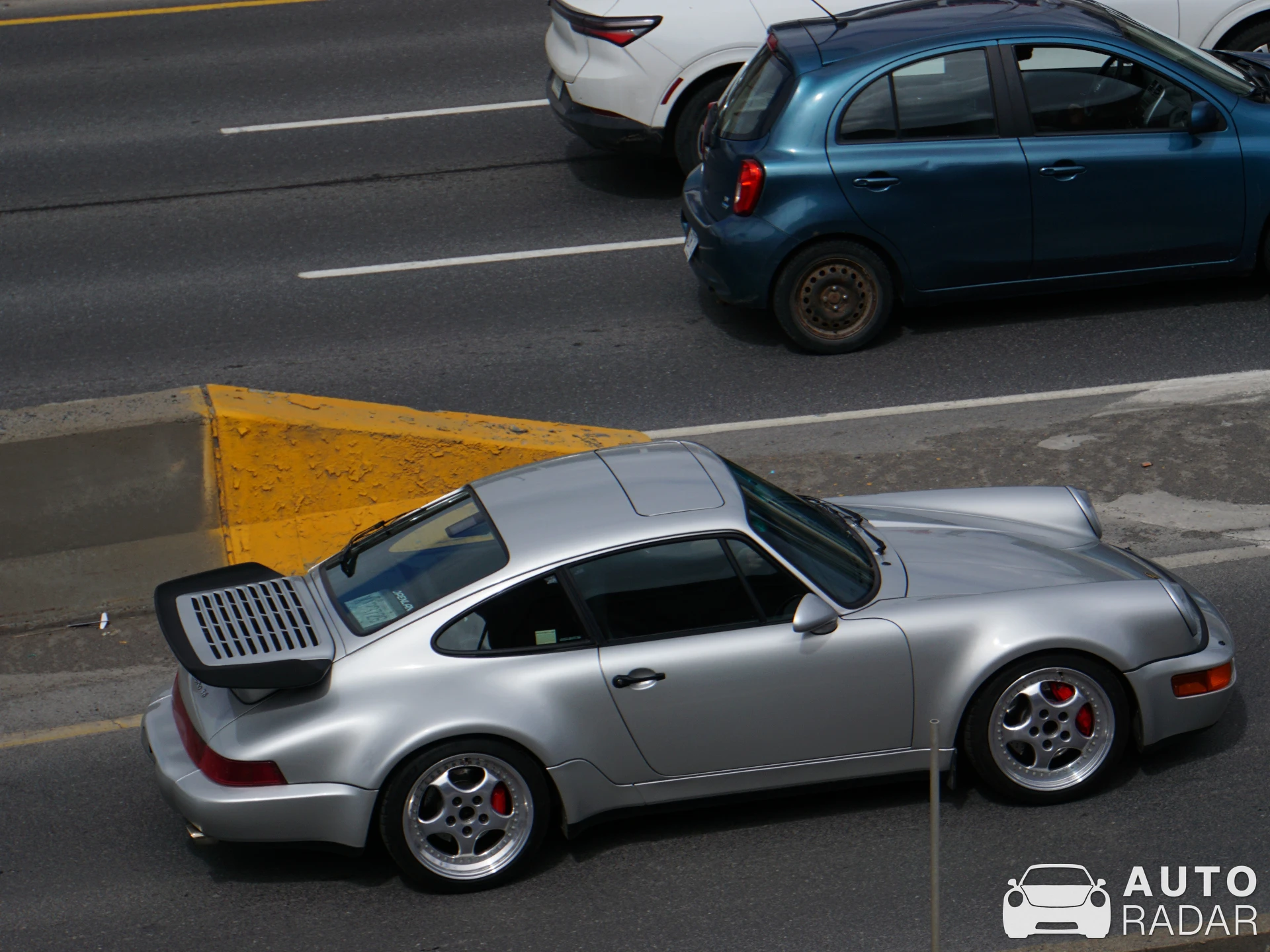Porsche 964 Turbo 3.6 spotted in Montréal