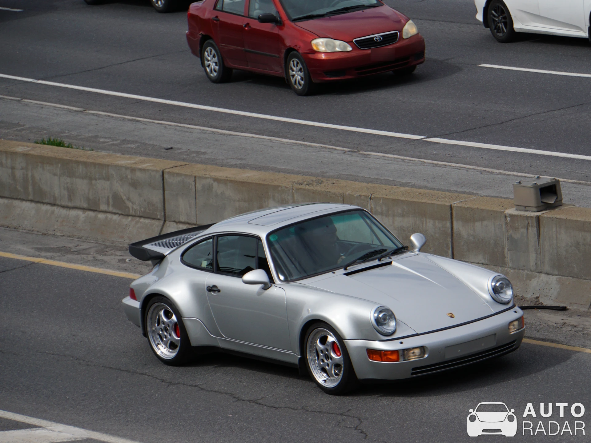 Porsche 964 Turbo 3.6 spotted in Montréal, Canada