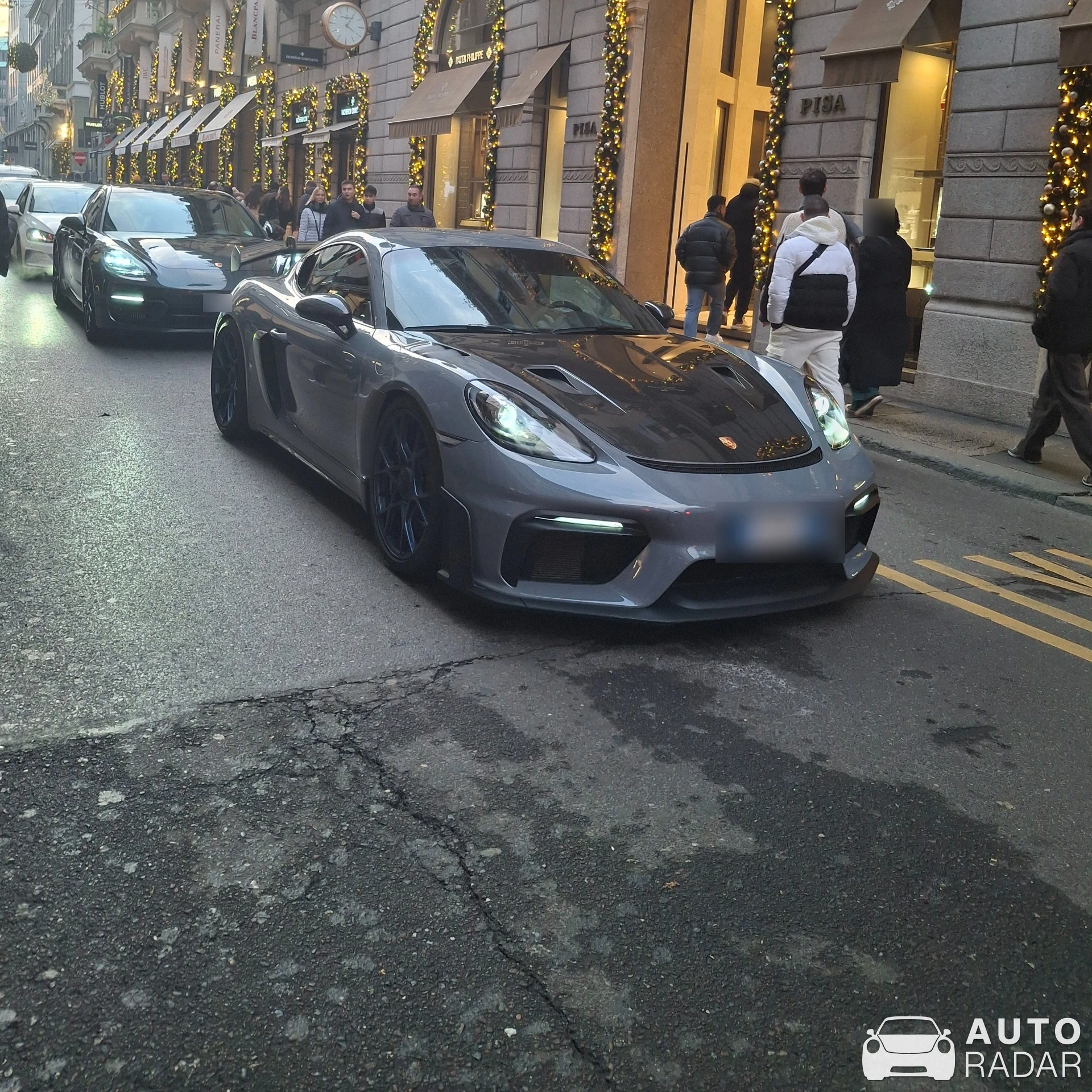 Porsche 718 Cayman GT4 RS spotted in Milano, Italy
