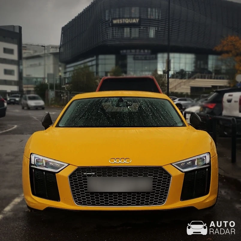 Audi R8 V10 Plus 2015 spotted in Southampton, United Kingdom