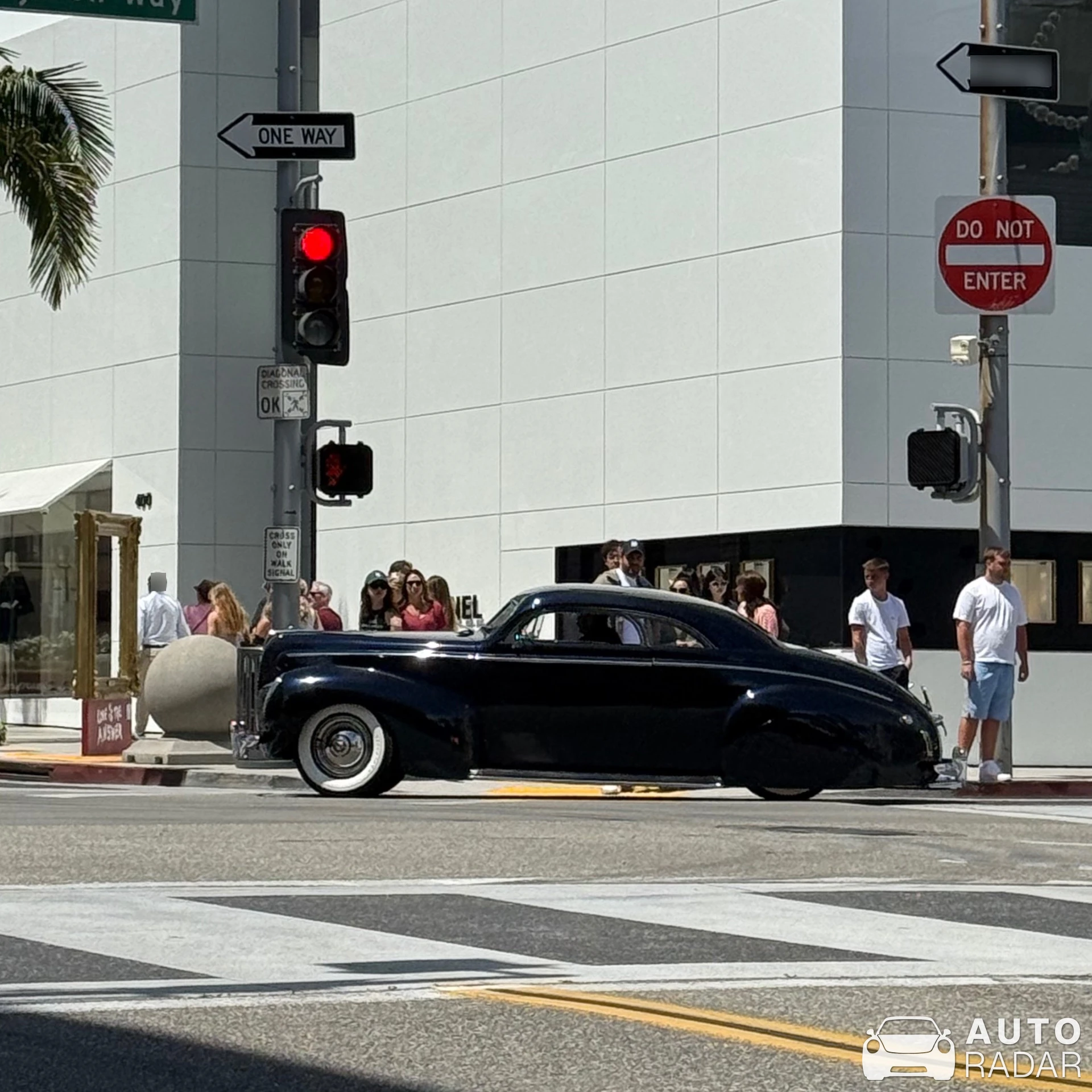 Ford 1941 spotted in Beverly Hills