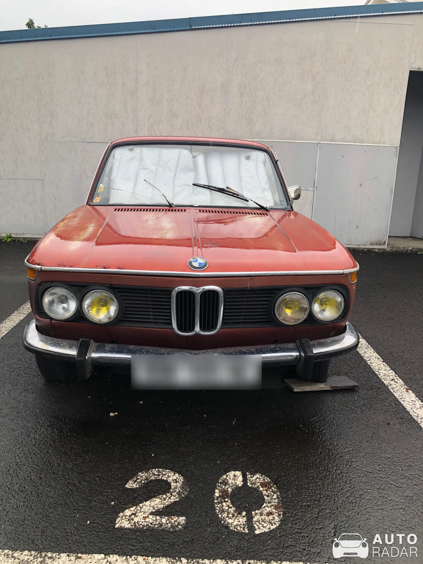 BMW 2002 spotted in Nouméa