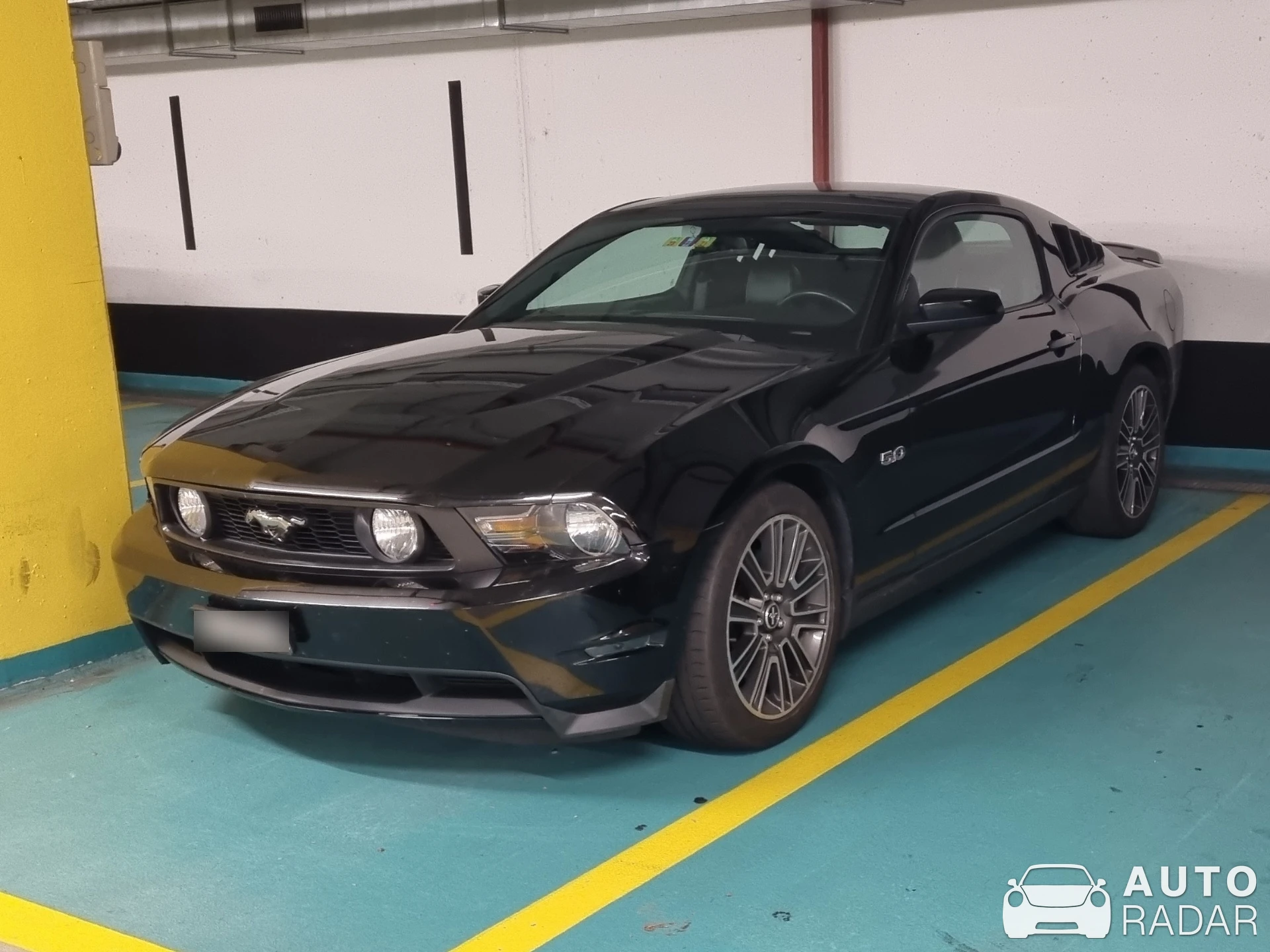 Ford Mustang GT 2011 spotted in Milan