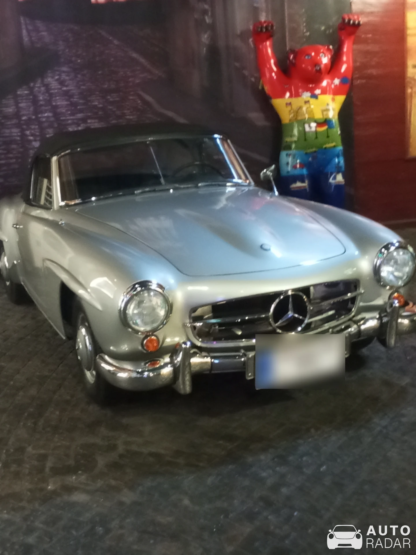 Mercedes-Benz 190 SL spotted in Batu, Indonesia
