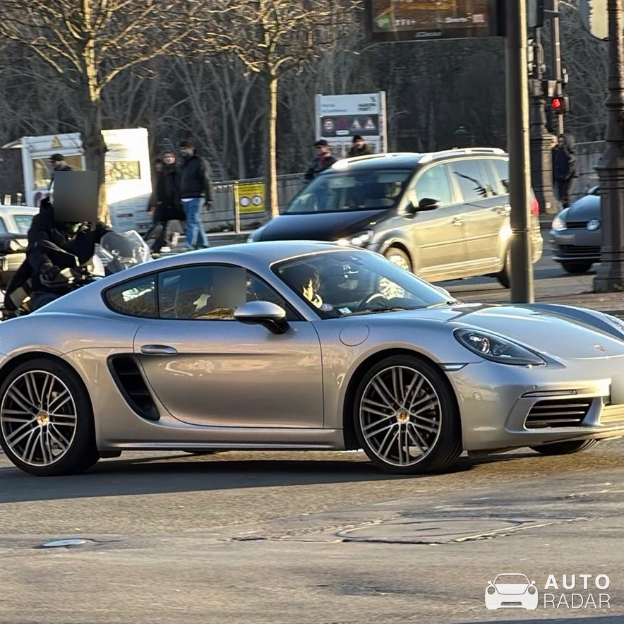 Porsche 718 Cayman spotted in Paris, France
