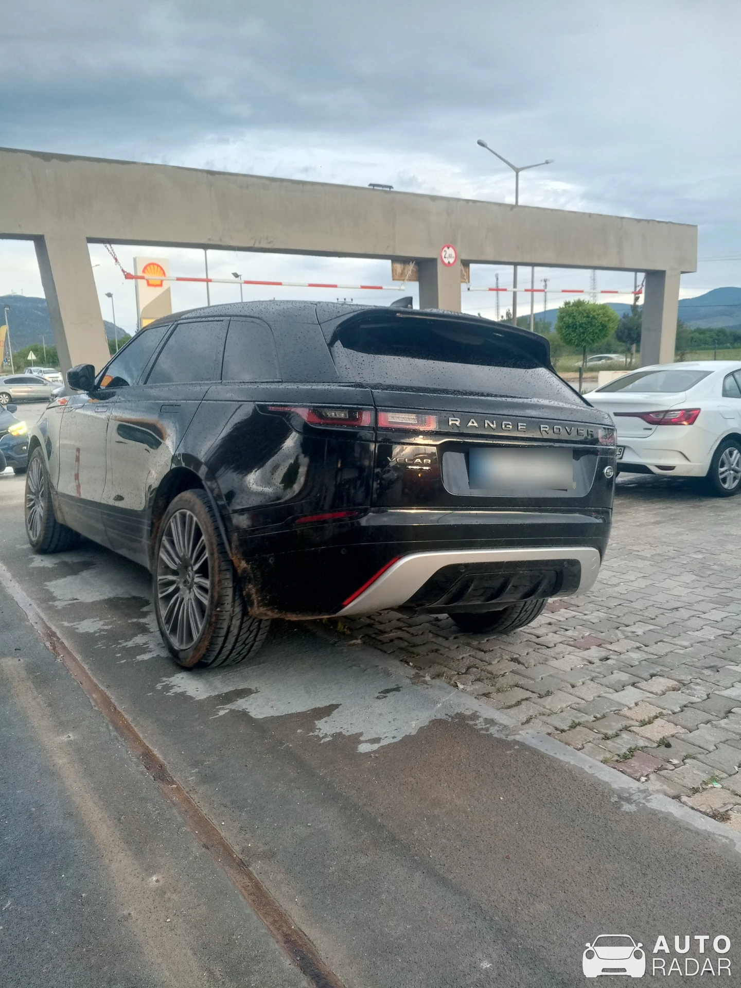 Land Rover Range Rover Velar 2018 spotted in Dinar