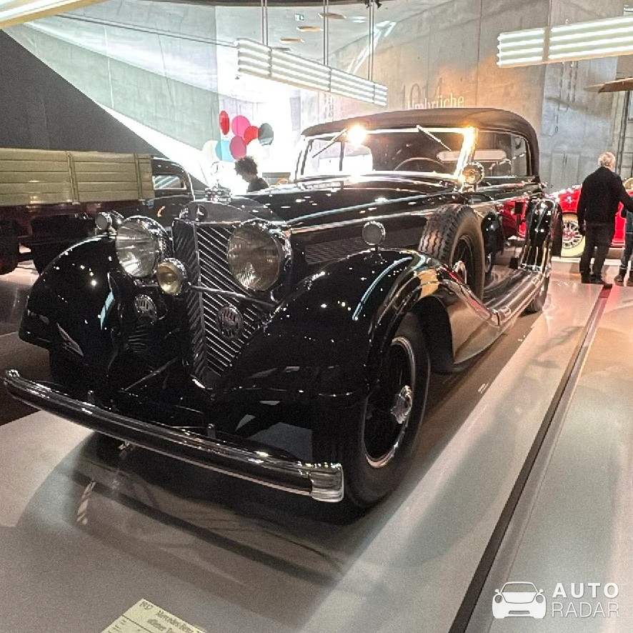 Mercedes-Benz 770 'Großer Mercedes' offener Tourenwagen spotted in Stuttgart