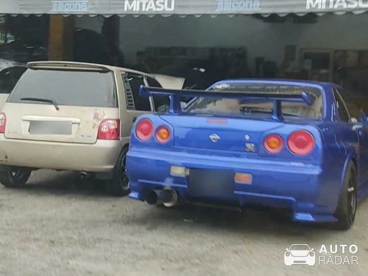 Nissan Skyline R34 GT-R spotted in Skudai, Malaysia