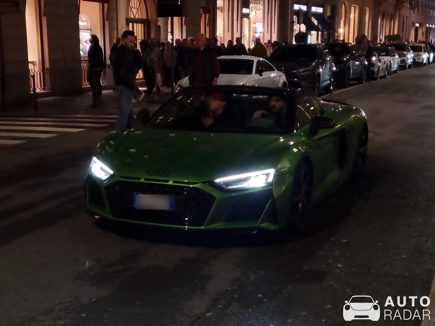 Audi R8 V10 Spyder spotted in Milano, Italia