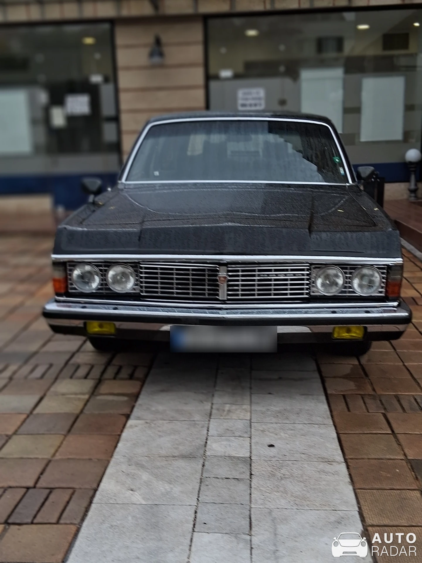 GAZ 14 Chaika spotted in Сандански