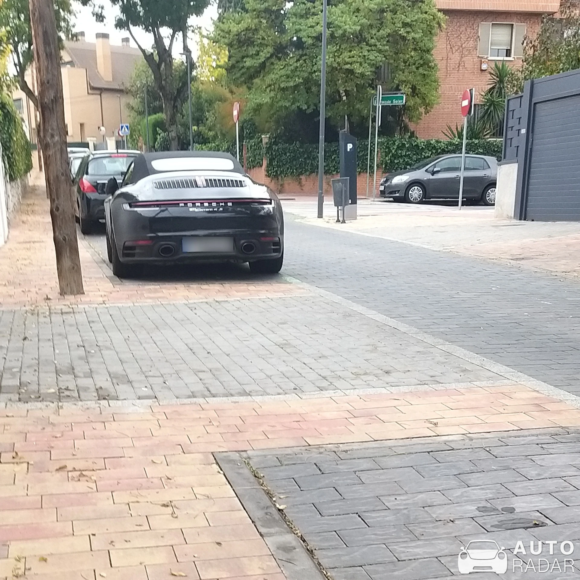 Porsche 992 Carrera 4S Cabriolet MkI spotted in Pozuelo de Alarcón, España