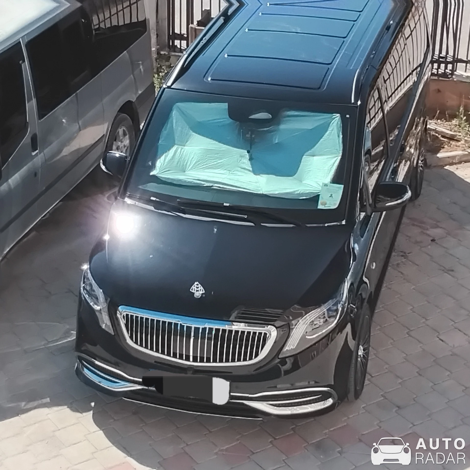 Mercedes-Benz V-Klasse Maybach Kit spotted in Dinar