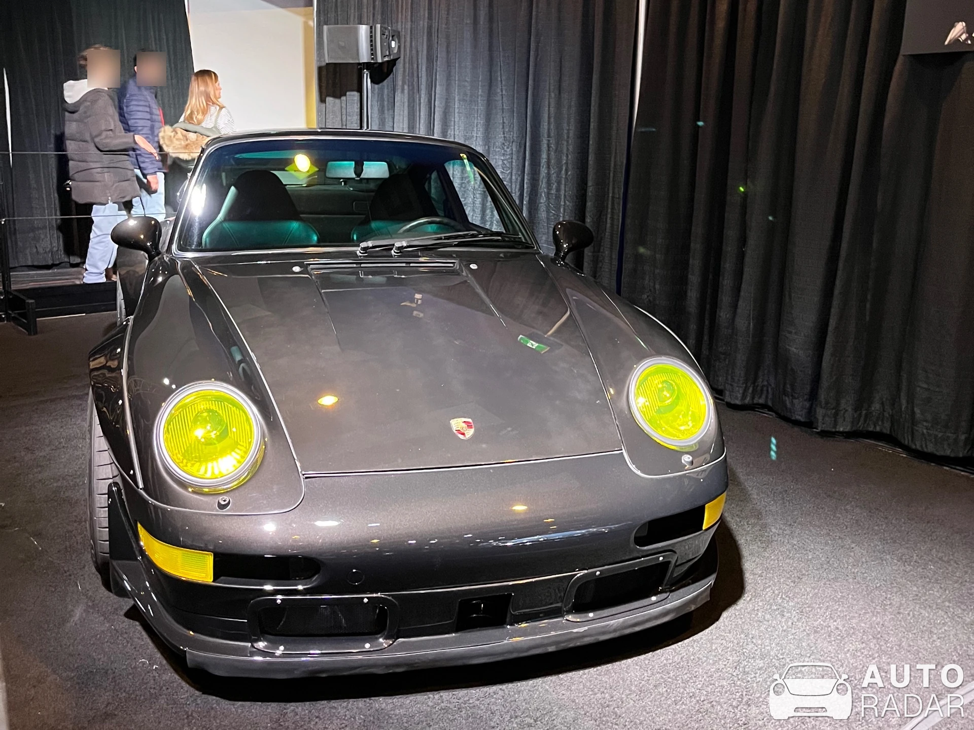 Porsche 993 Turbo spotted in Saint-Lambert, Canada