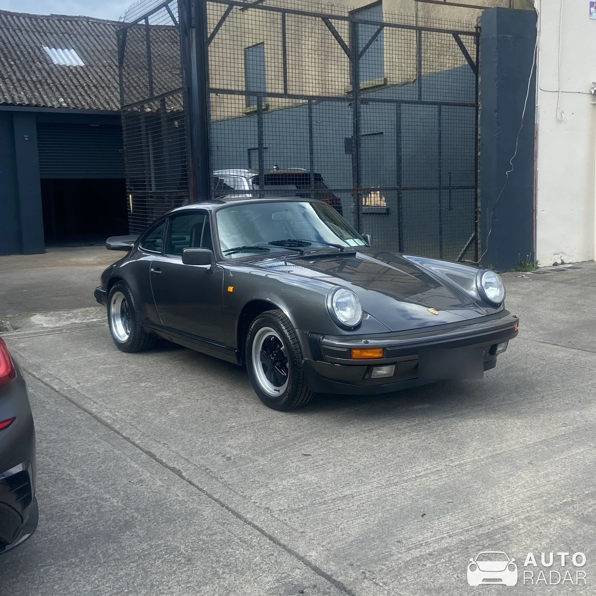 Porsche 911 Carrera 3.2 spotted in Longford