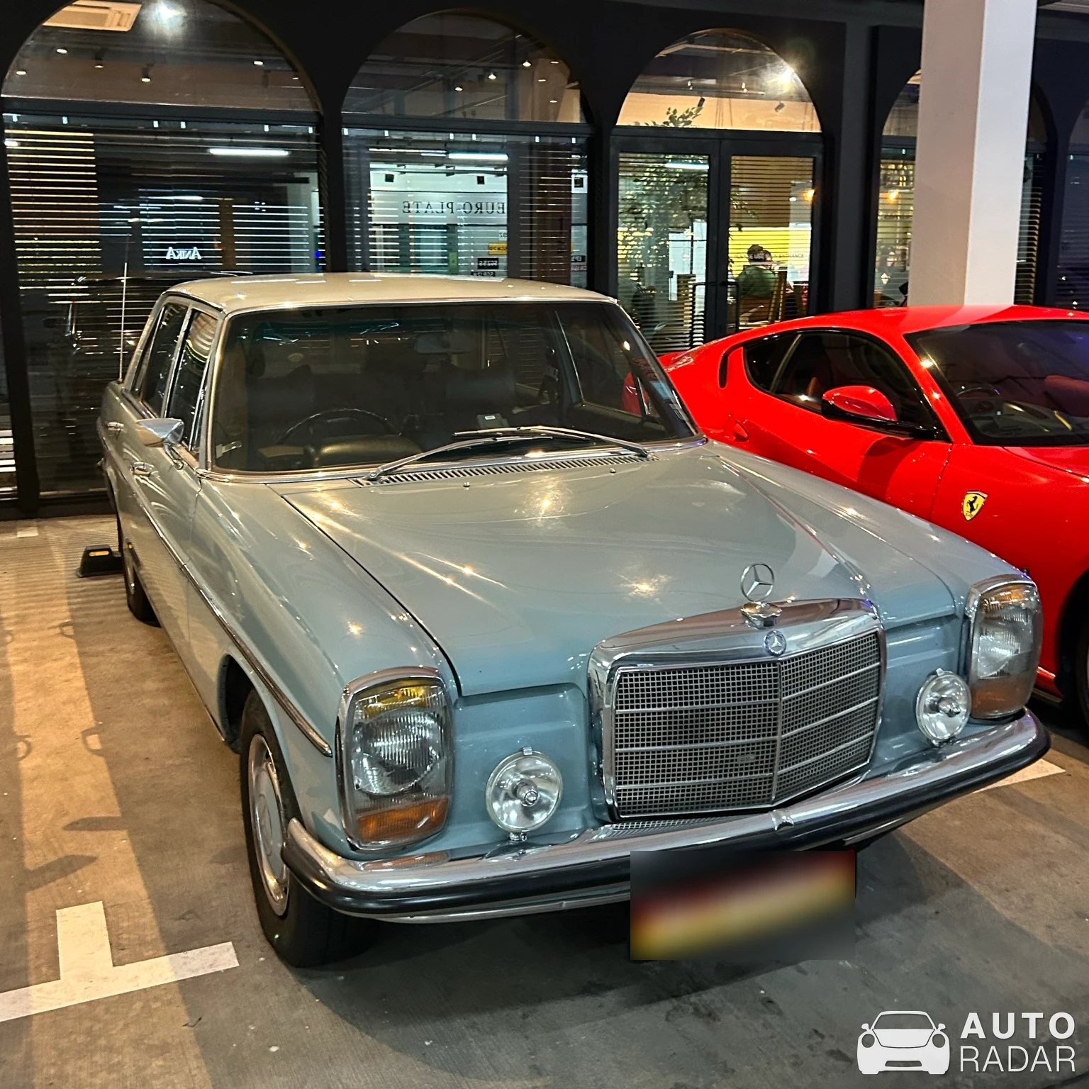 Mercedes-Benz 220 spotted in Singapore