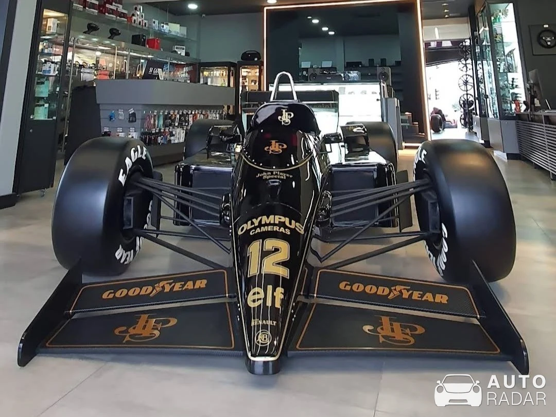 Lotus 98T spotted