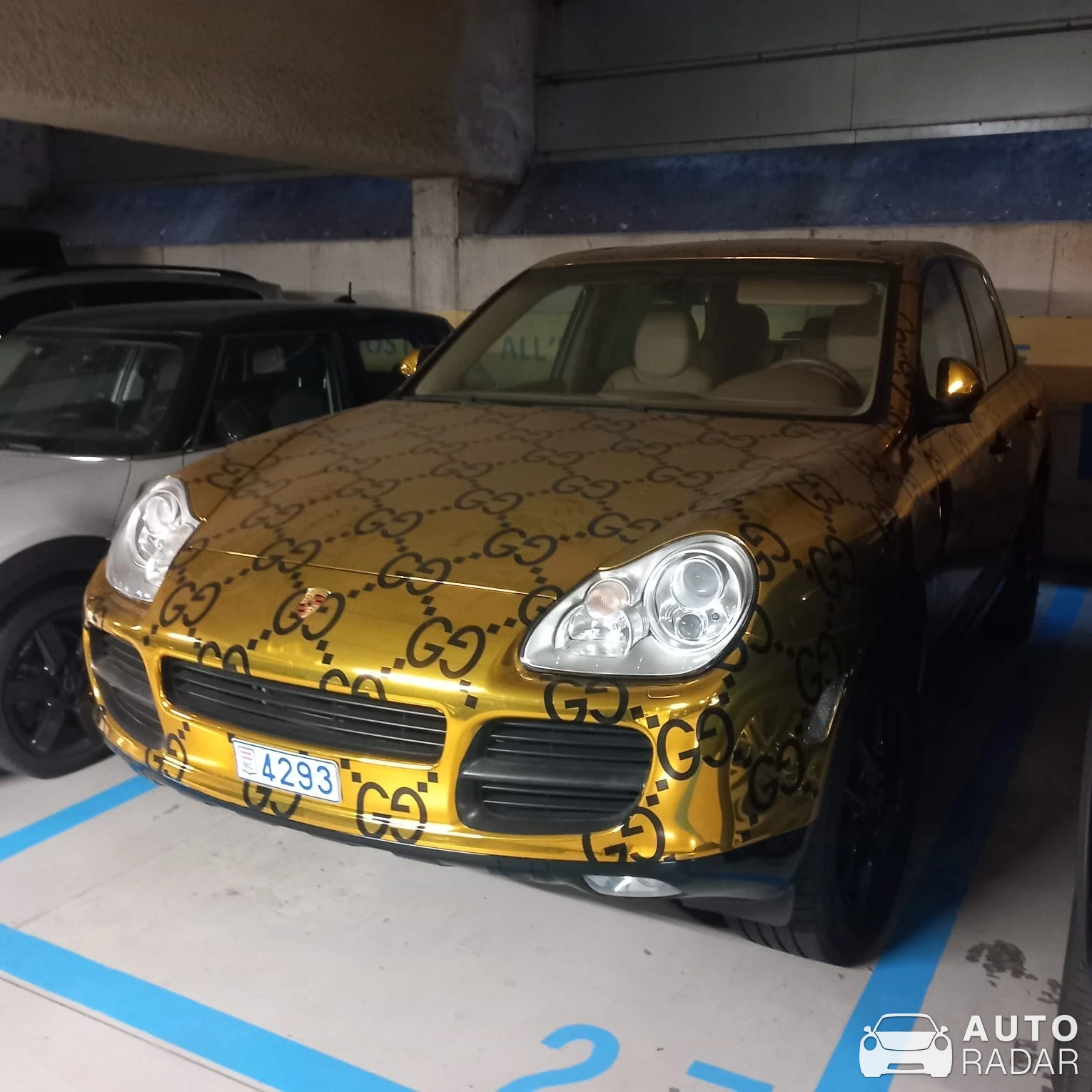 Porsche Cayenne spotted in Milano, Italy