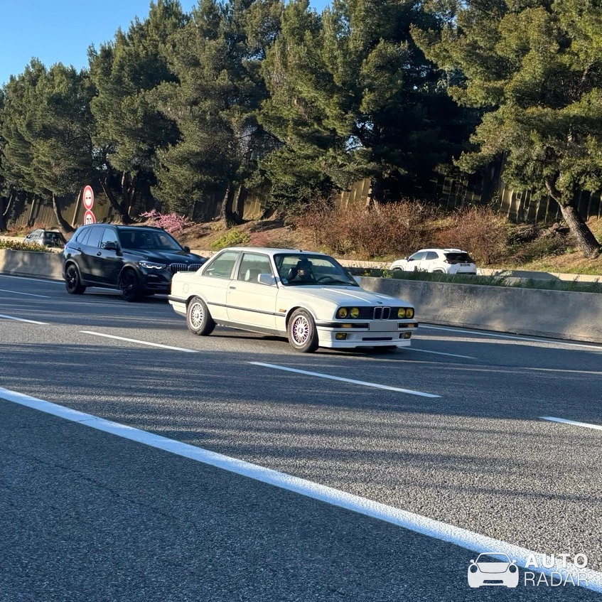 BMW 3 Series E30 spotted in Aix-en-Provence