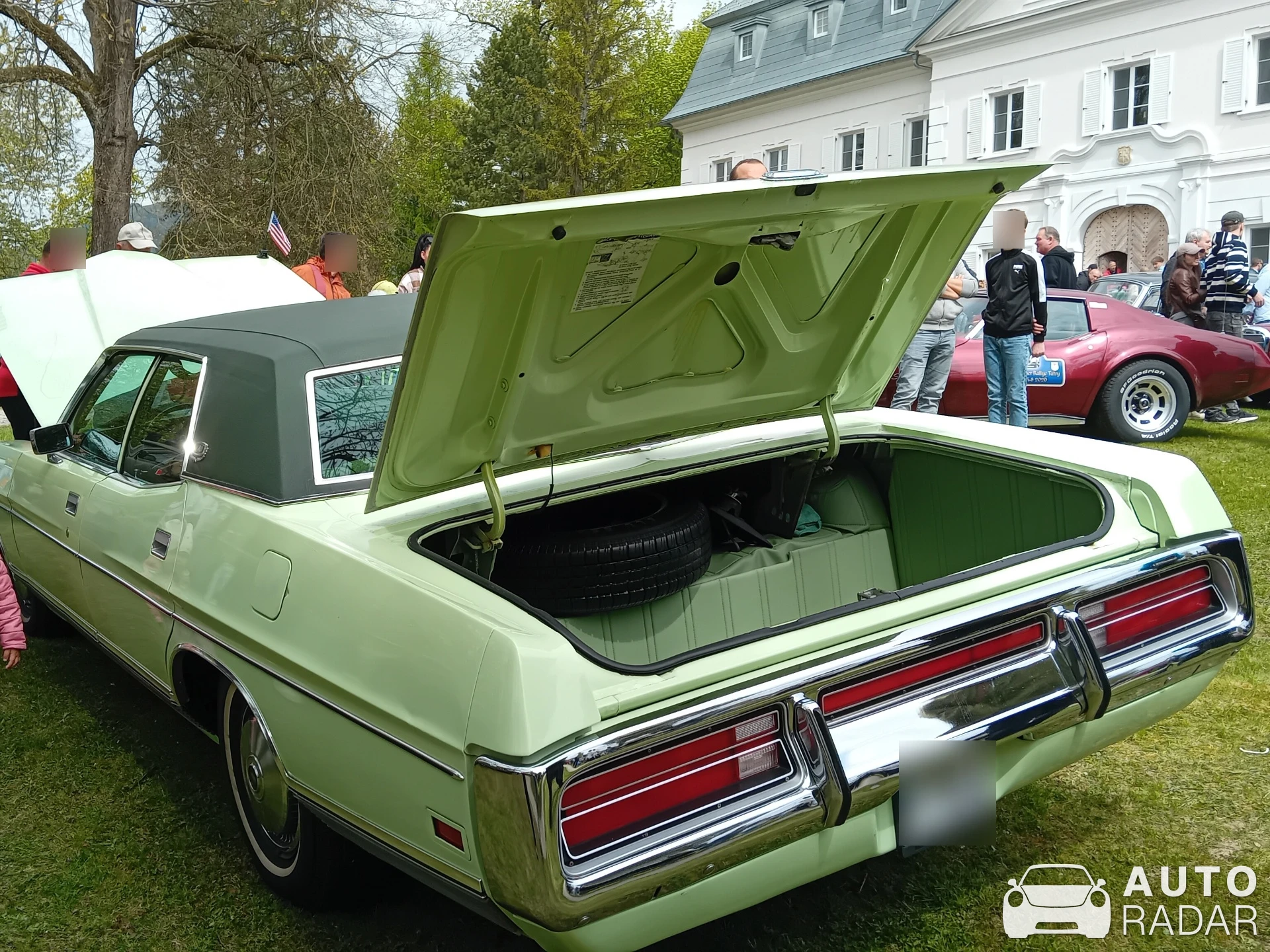 Ford LTD Landau spotted in Gbeľany