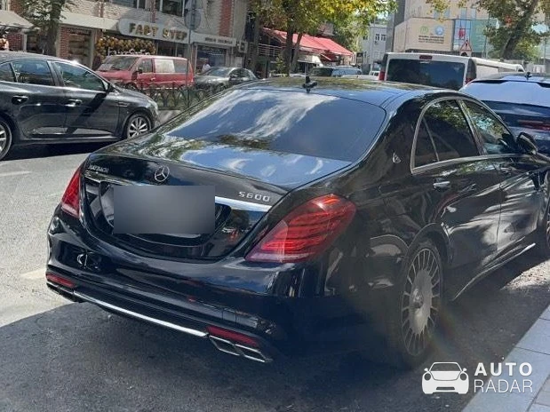 Mercedes-Maybach S 600 spotted in Orient, Spain