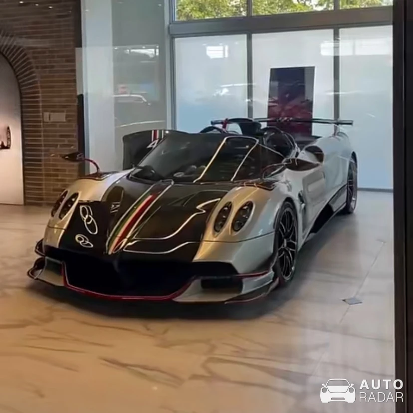 Pagani Huayra Roadster BC spotted in New York, United States