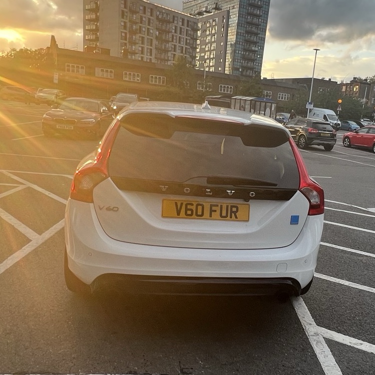 Volvo V60 R