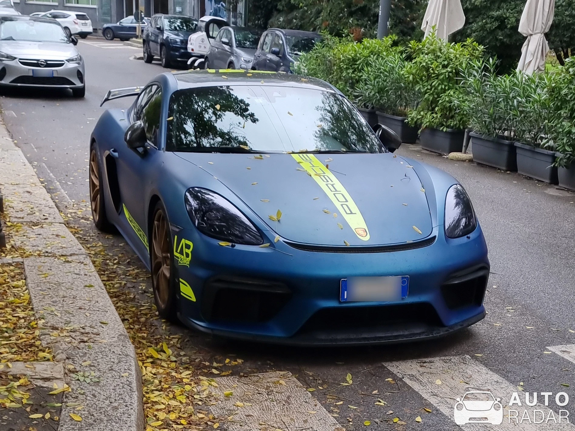 Porsche 718 Cayman GT4 spotted in Milano, Italia
