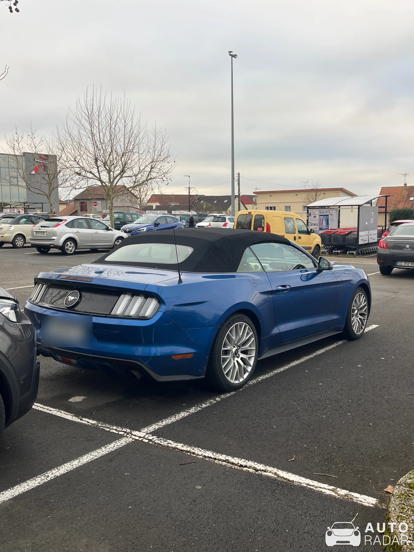 Ford Mustang 2.3 Ecoboost Convertible spotted in Jarny, France