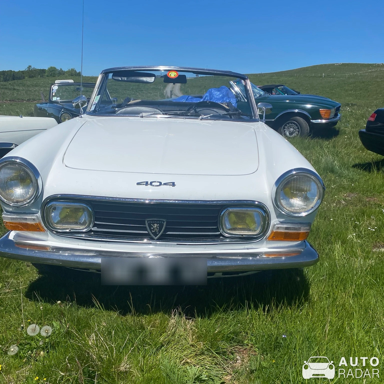 Peugeot 404 Cabriolet spotted in Saint-Chély-d'Aubrac