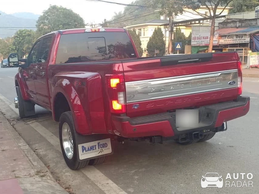 Ford F-450 spotted in Thành phố Lào Cai