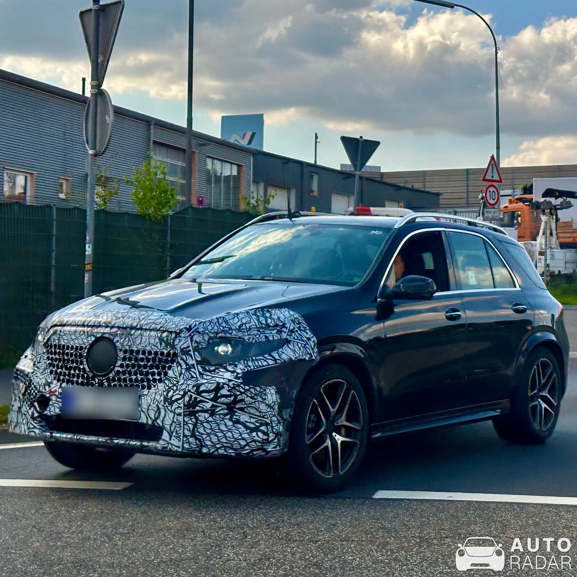 Mercedes-Benz GLE-Klasse W168 Mule spotted in Nürburg