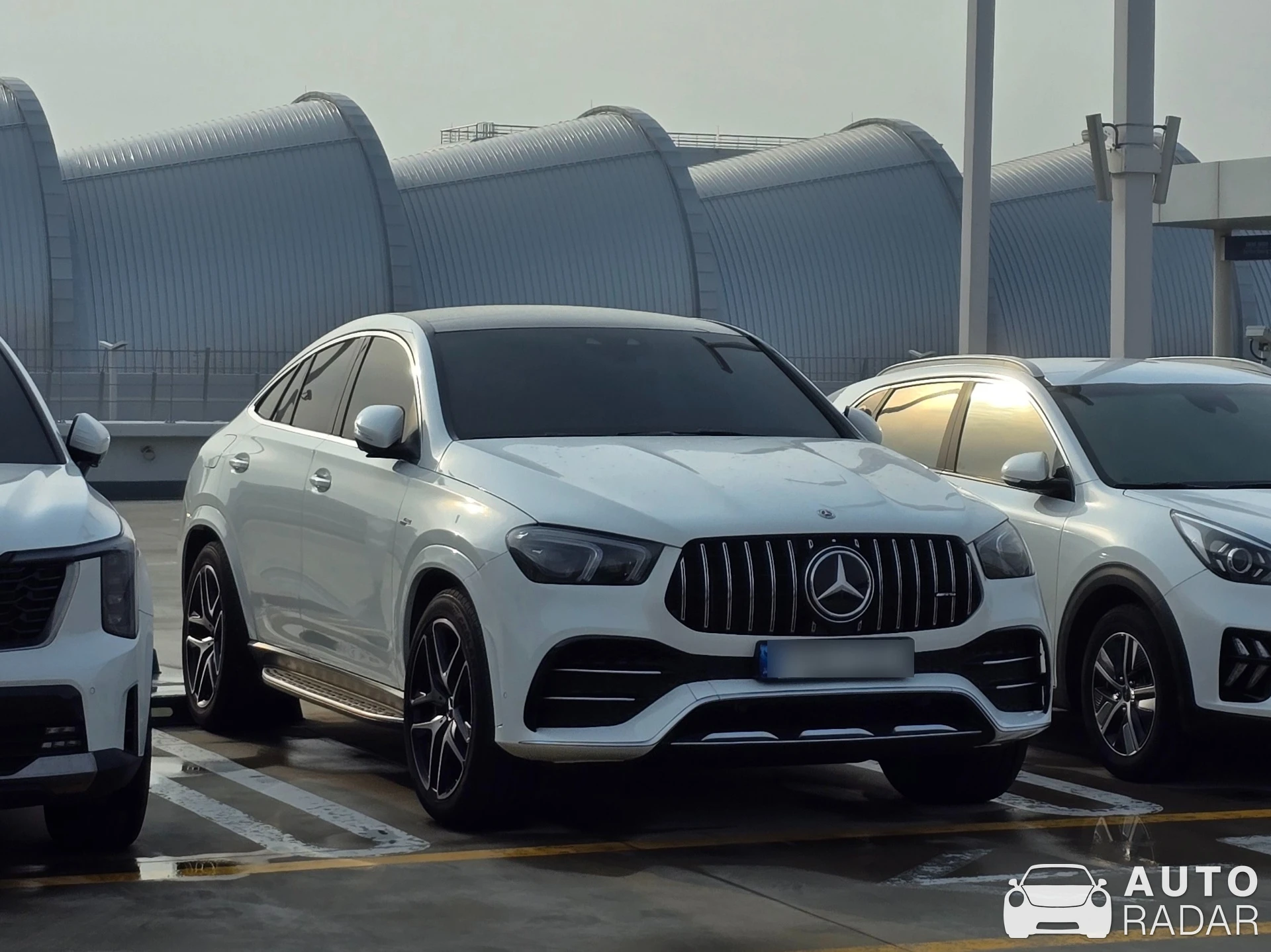Mercedes-AMG GLE 53 Hybrid Coupé C167 2023 spotted in 중구, 대한민국