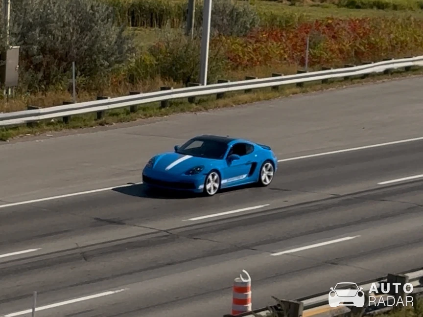 Porsche 718 Cayman Style Edition  spotted in Terrebonne