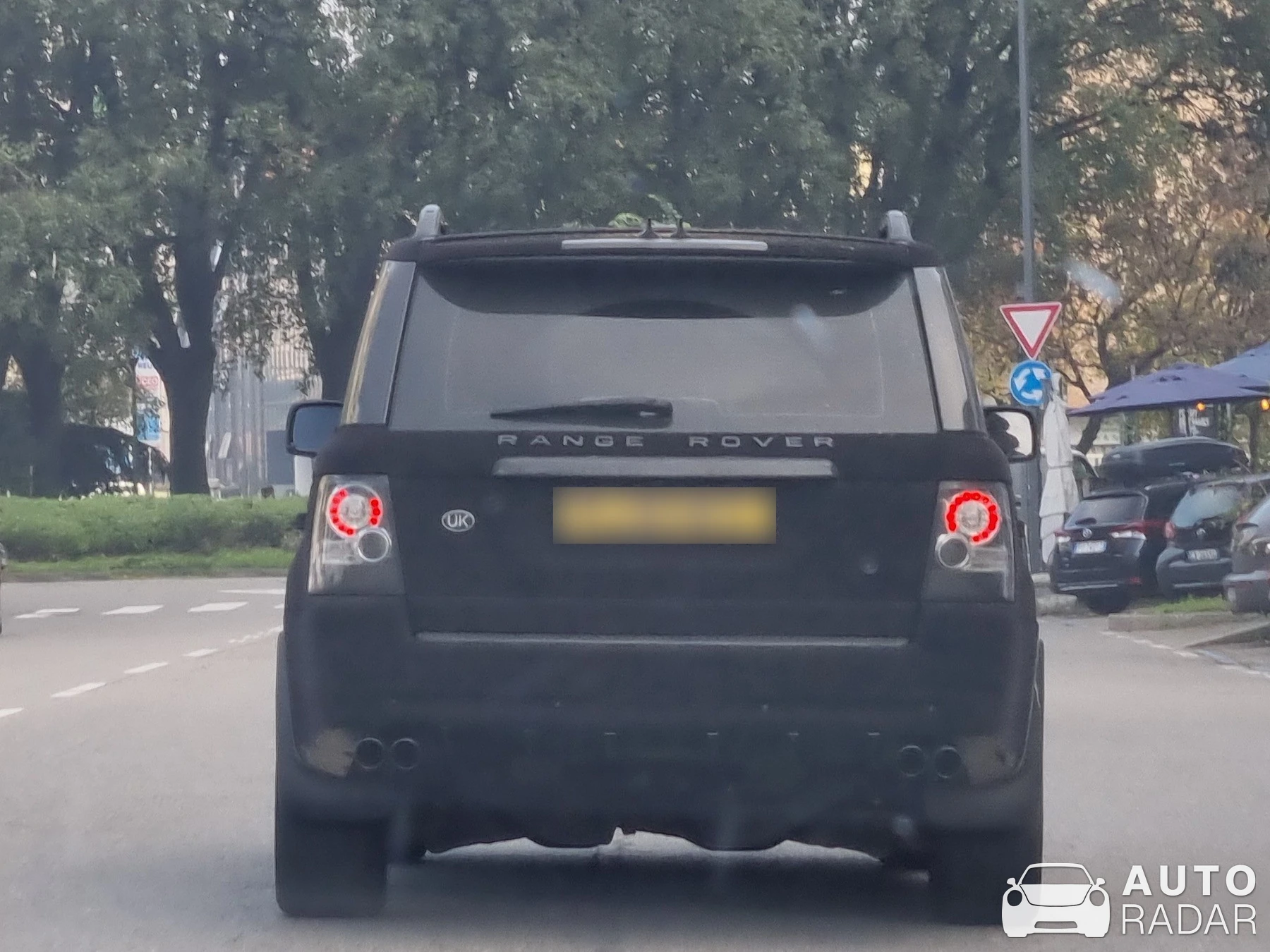 Land Rover Range Rover 2013 spotted in Milano, Italia