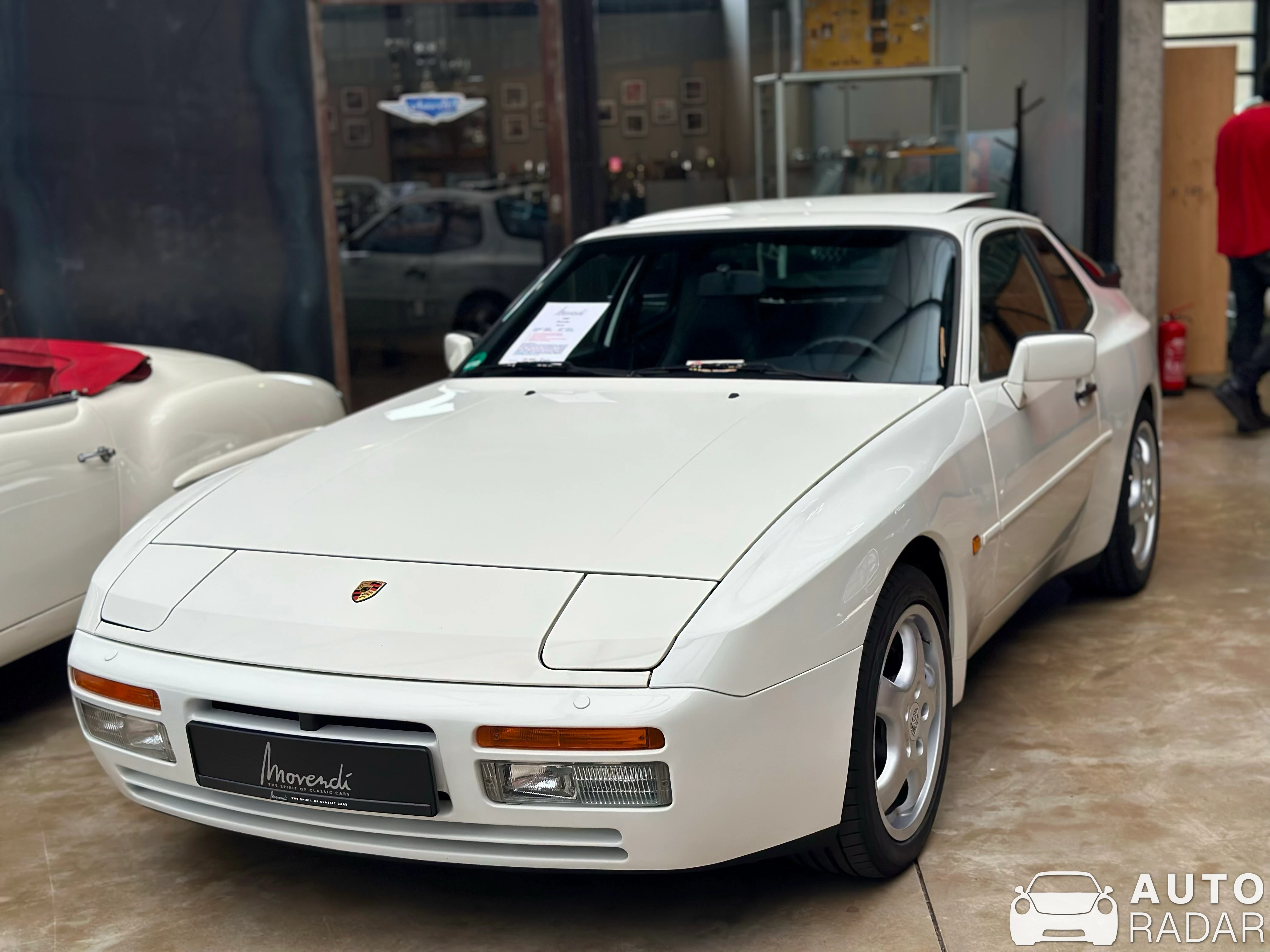 Porsche 944 S2 spotted in Düsseldorf