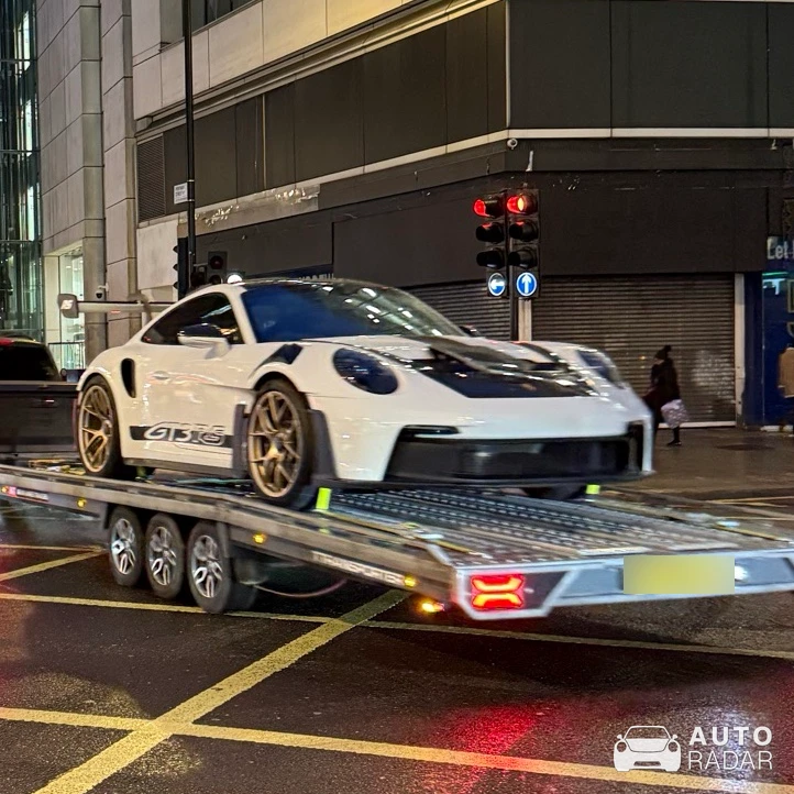 Porsche 992 GT3 RS MkI spotted in Greater London, United Kingdom