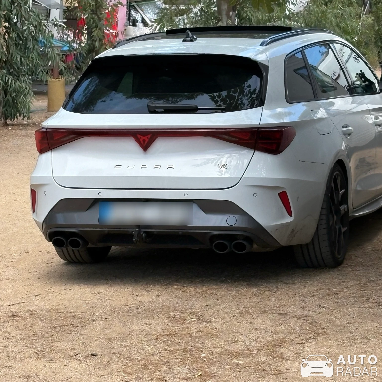 CUPRA Leon Estate VZ spotted