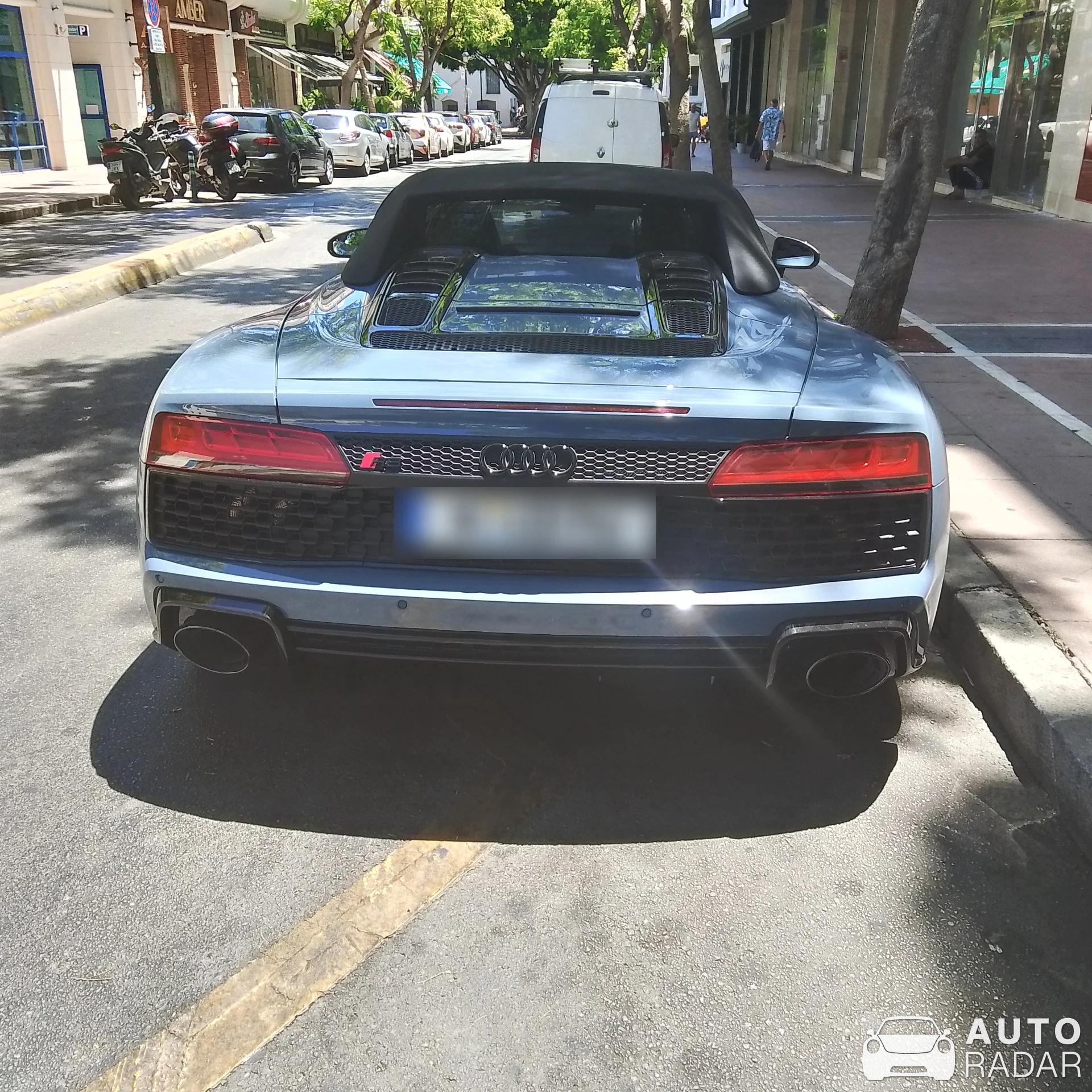 Audi R8 V10 Spyder spotted in Madrid, Spain