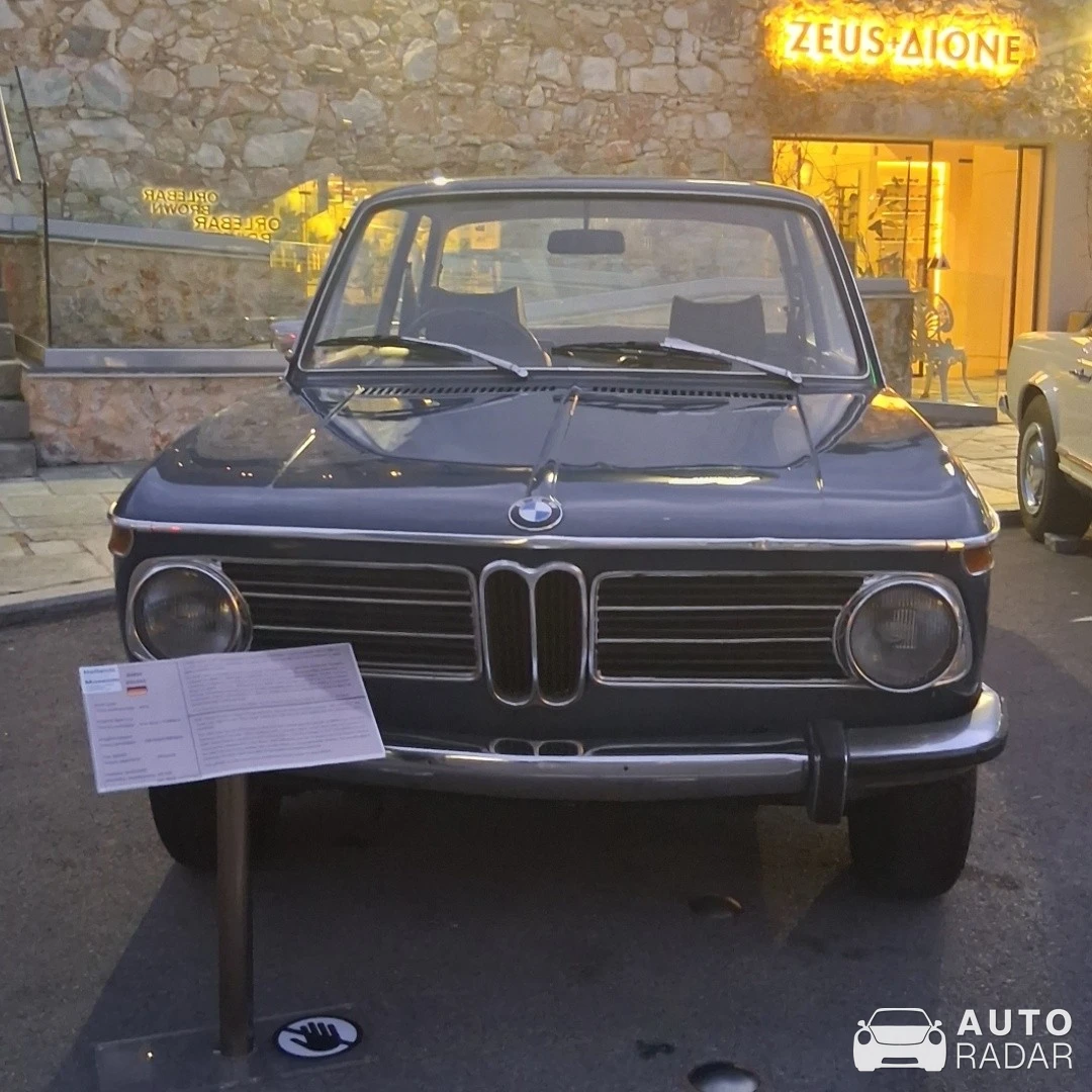 BMW 2002 tii spotted in Vouliagmeni