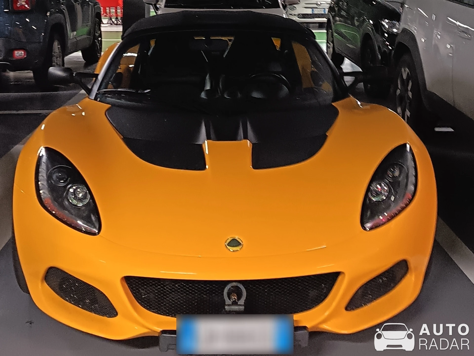 Lotus Elise S3 220 Sport spotted in Roma, Italy